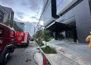 Explosión en edificio Villa Palmera DN deja 5 personas heridas; 911 coordina asistencia