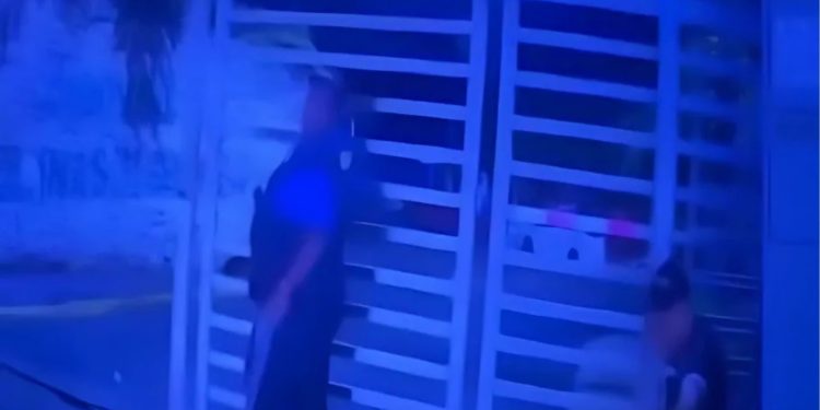 Matan a tiros a seguridad de residencial; autores huyen