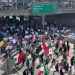 Contra las deportaciones manifestantes bloquean calles de Los Ángeles