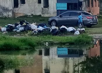 En “Prado de la Caña” de Guerra la basura y aguas residuales se adueñan de esta comunidad