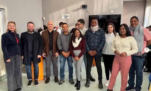 Alumnos del Instituto Loyola RD inician en Italia primera fase de capacitación con Instituto Spallanzani
