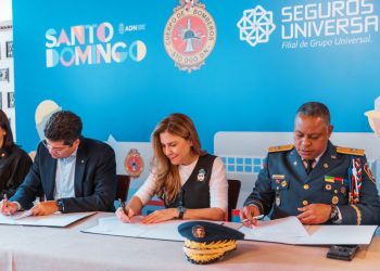 Firman acuerdo de cooperación para la construcción de una nueva estación de bomberos