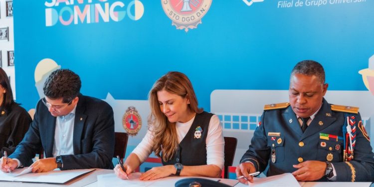 Firman acuerdo de cooperación para la construcción de una nueva estación de bomberos