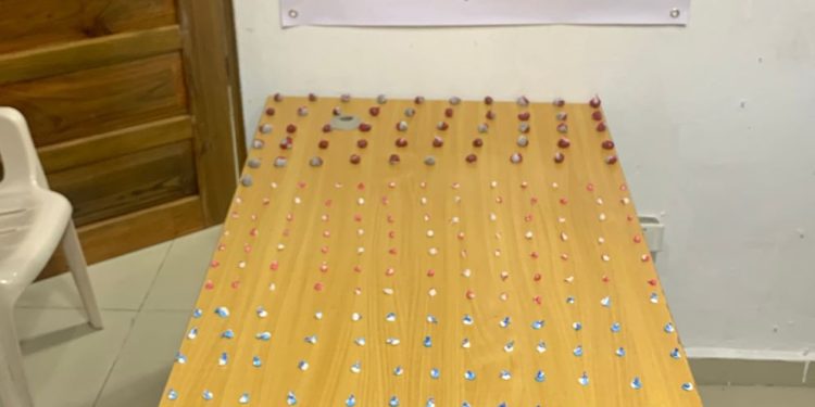 Policía Nacional y MP incautan drogas y armas blancas en Villa Hermosa, La Romana