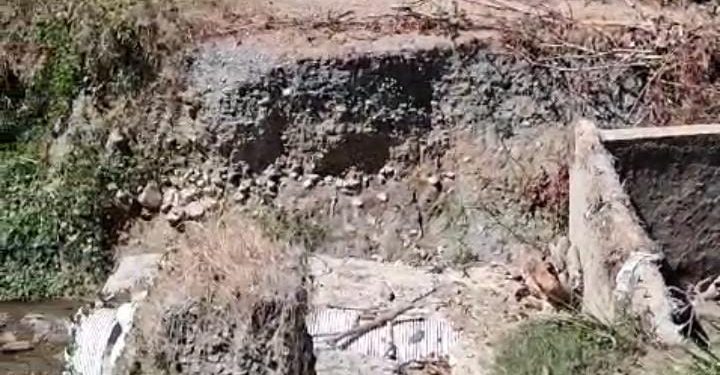 Exigen construcción de un puente en la comunidad Las Canas, San Juan