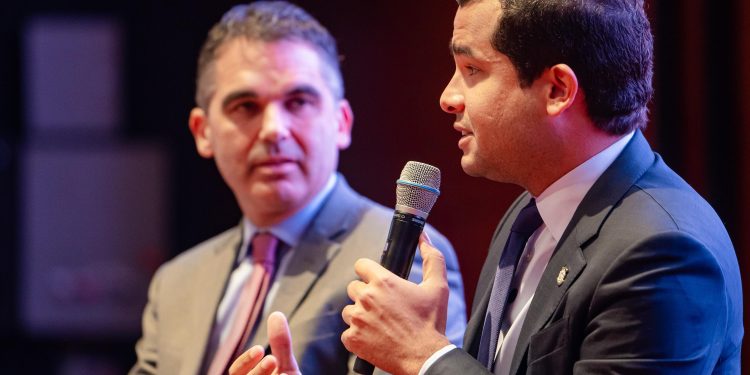Omar Fernández propone crear leyes que protejan inversiones de dominicanos de la diáspora