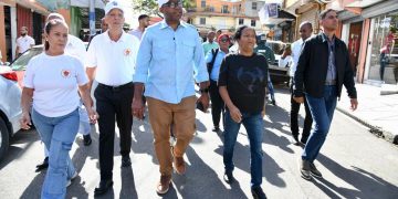 Robert Polanco recorre sector Capotillo; supervisa trabajos realiza Propeep 