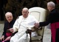 El papa Francisco volvió a delegar una lectura en público debido a una persistente bronquitis