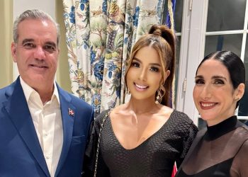 Sarodj junto al presidente Luis Abinader y la Primera Dama