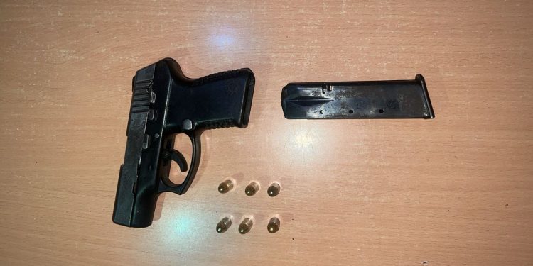 Ocupan armas, drogas y detienen varias personas durante operativos en SDN y Monte Plata