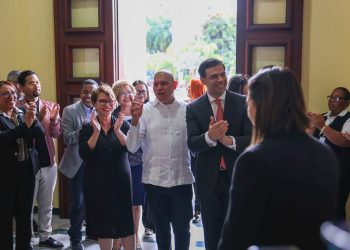 El ministro de Cultura, Roberto Ángel Salcedo, realiza recorrido por organismos de la Dirección General de Bellas Artes