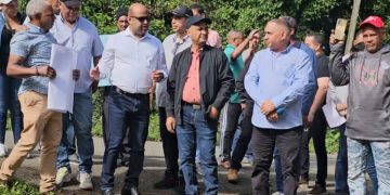 Comunitarios de Piedra Blanca, reclaman demoler portones privados que les impiden acceder a las  aguas del Río Yuboa