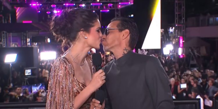 El romántico momento que protagonizaron Marc y Nadia en Premio Lo Nuestro