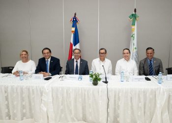 Entidades abordan programas de empleo, reforma laboral y la propuesta de aumento salarial