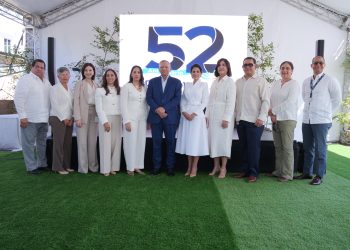 Aguilera resalta fortaleza de Refidomsa en su 52 aniversario; reconoce a empleados destacados