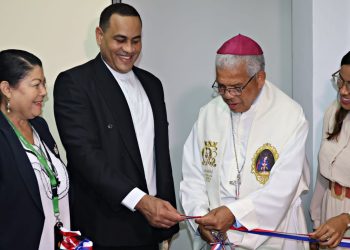 Facultad de Comunicación de la UCSD inaugura estudio fotográfico"