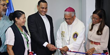 Facultad de Comunicación de la UCSD inaugura estudio fotográfico"