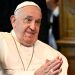 El Vaticano informó que el papa Francisco “pasó una noche tranquila” y continúa bajo observación médica
