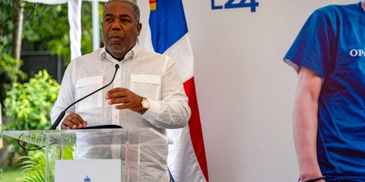 Presidente Abinader destaca aportes del programa Oportunidad 14-24 creado por Tony Peña