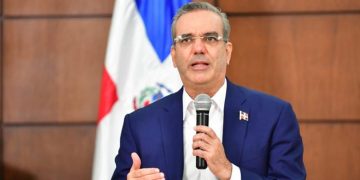 Presidente Abinader se reunirá este miércoles con el Comité Nacional de Salarios