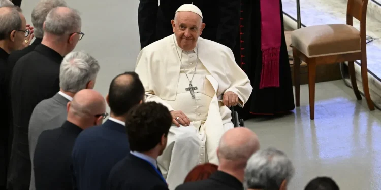 El papa sigue estable y continúa con el tratamiento y su actividad laboral en el hospital