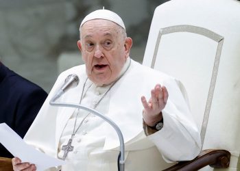 El papa permanece estable pero será sometido a análisis