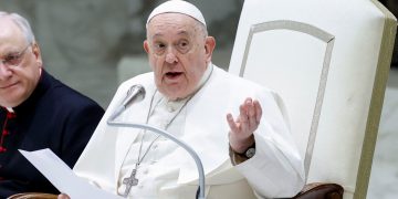 El papa permanece estable pero será sometido a análisis