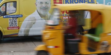 Elecciones en Ecuador: Los 14 candidatos que buscan meterse en el duelo entre Noboa y González