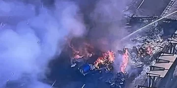 Momento en que se estrelló avioneta sobre una avenida de San Pablo, Brasil