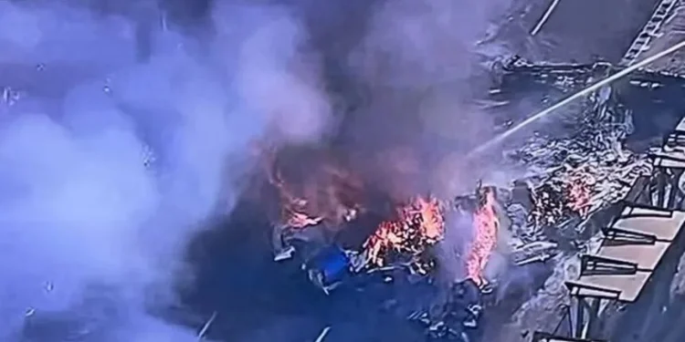Momento en que se estrelló avioneta sobre una avenida de San Pablo, Brasil