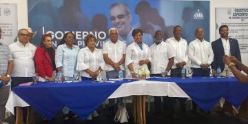 Vicealcaldesa de Boca Chica pide al presidente Abinader pavimentar calles del municipio