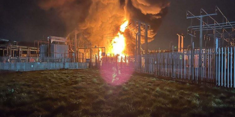 Trastorno mundial en los viajes tras el cierre del aeropuerto de Heathrow en Londres