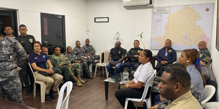 Fuerza de Tarea Conjunta se reúne para coordinar estrategias de seguridad en Baní