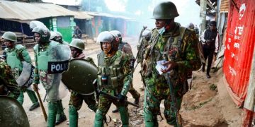 Pandillas en Haití asesinan a otro oficial keniano y destruyen vehículos blindados