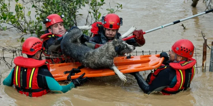 Dos fallecidos por el temporal de lluvia en España, que continúa mañana con otra borrasca