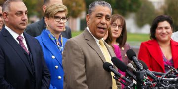 Adriano Espaillat: “Los latinos somos el corazón latiente de esta economía y de este país”