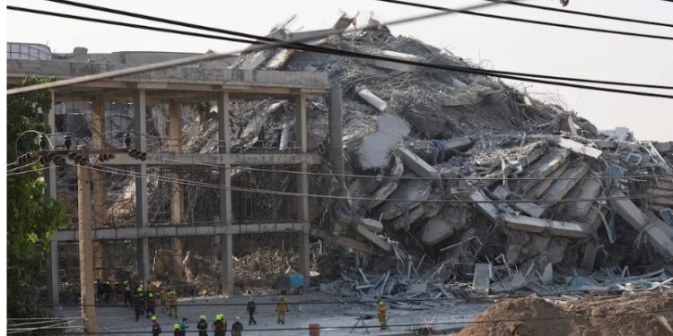 Al menos 144 muertos, 700 heridos y decenas de desaparecidos tras terremoto en Myanmar y Tailandia