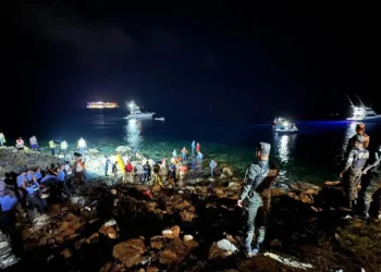 Tragedia en Honduras: Un avión cayó al mar tras despegar y dejó al menos doce fallecidos