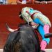 Torero sufre una grave herida que lo deja en estado crítico