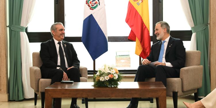 Presidente Abinader se reúne con el Rey de España