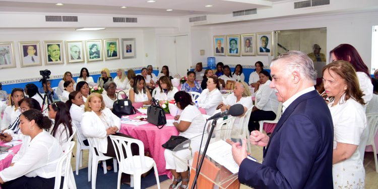 Miguel Vargas: el mejor homenaje a Peña Gómez es trabajar por el PRD y el pueblo 