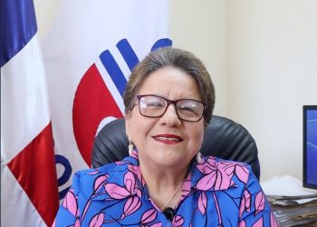 Gloria Ceballos destaca labor de la mujer en el campo de la meteorología