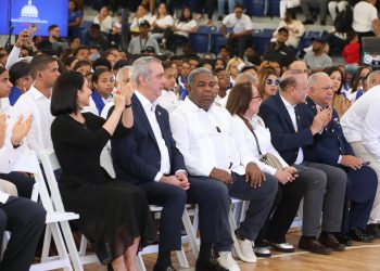 Presidente Abinader encabeza graduación de más de 1,300 jóvenes del programa "Oportunidad 14-24″ 