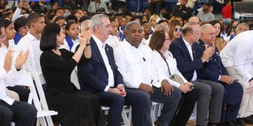 Presidente Abinader encabeza graduación de más de 1,300 jóvenes del programa "Oportunidad 14-24″ 