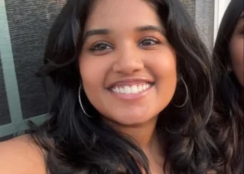 Joven desaparecida fue vista por última vez en la cámara del hotel entrando a la playa con unos amigos