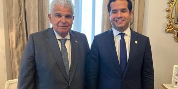Omar Fernández conversa con presidente de Panamá temas de interés común