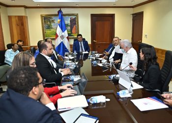 Comisión Especial que estudia modificaciones al Código de Trabajo escucha opiniones Defensor del Pueblo