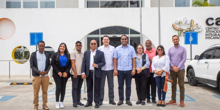 Presidente CONADIS visita CAID San Juan y destaca avances en el sur