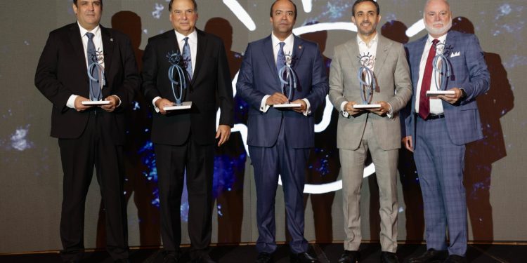 Reconocen trayectoria de Fernando Villanueva Sued, presidente de Grupo Viamar