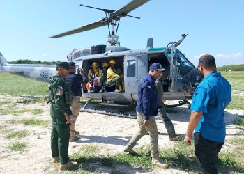 Fuerza Aérea de República Dominicana apoya operaciones para extinguir el incendio forestal en Cap Cana